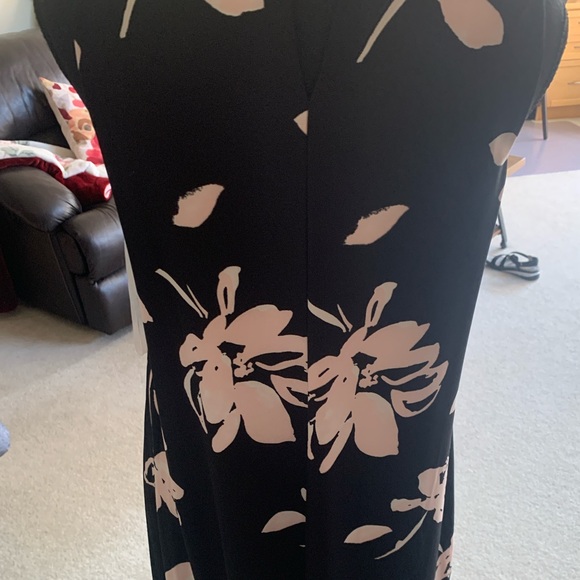 Sleeveless Dress by Laura - Picture 2 of 3